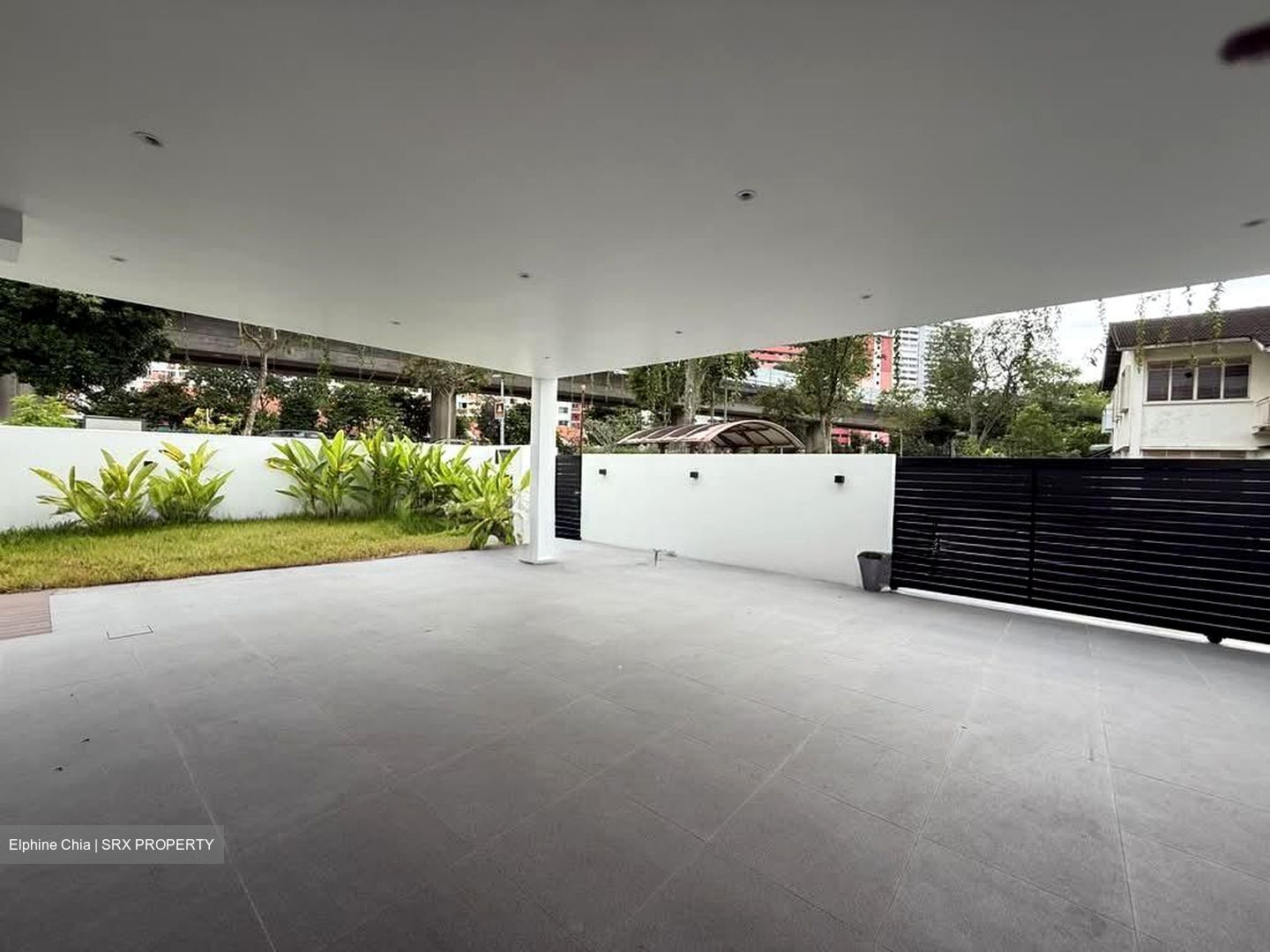 Opera Estate (D15), Terrace #582927281